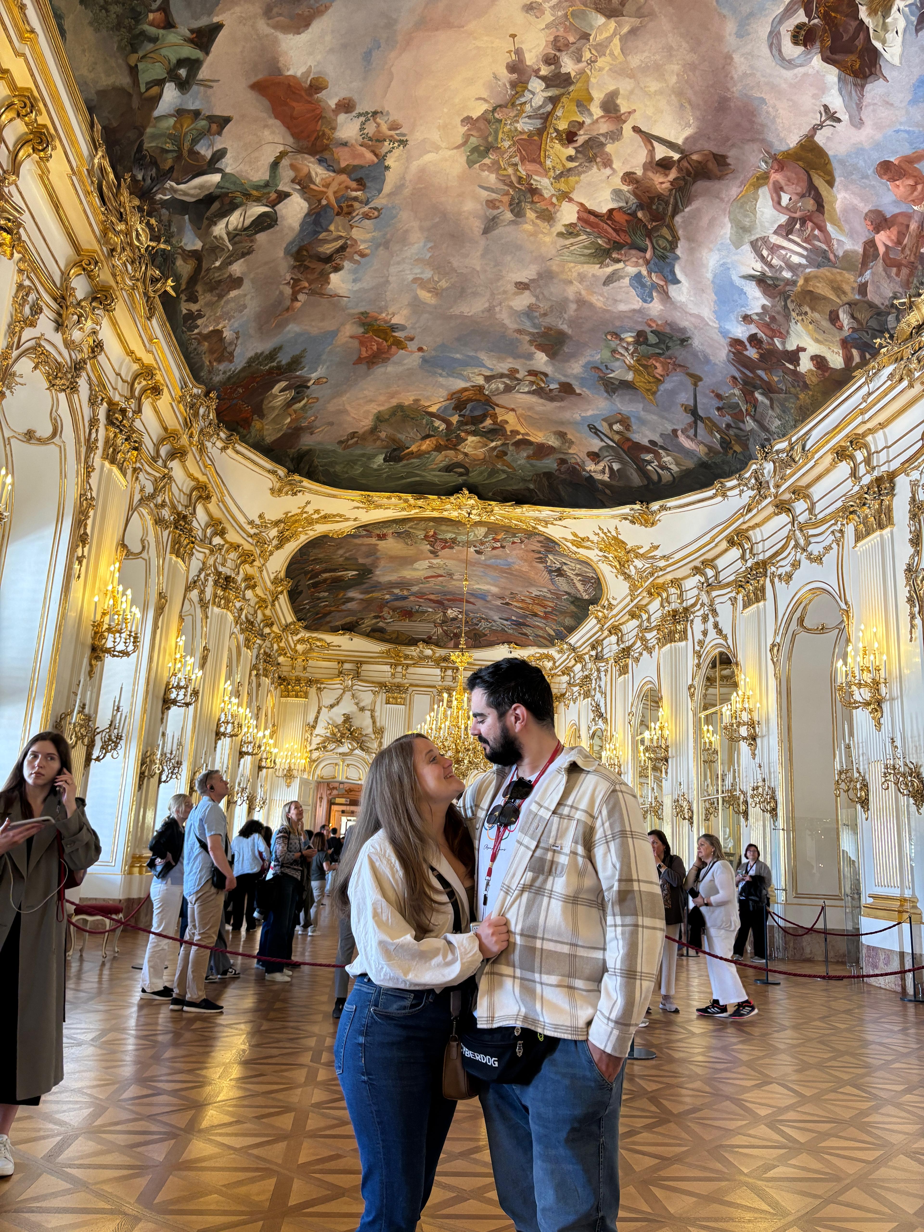 Carlos y Sandra en un salón de baile